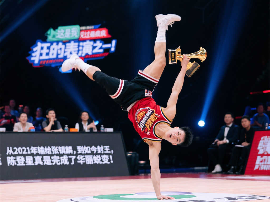 正是哈腾的