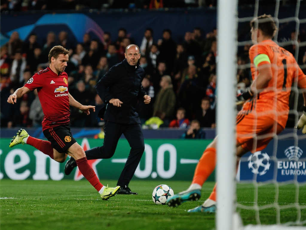 韧性不足的 韧性不足的